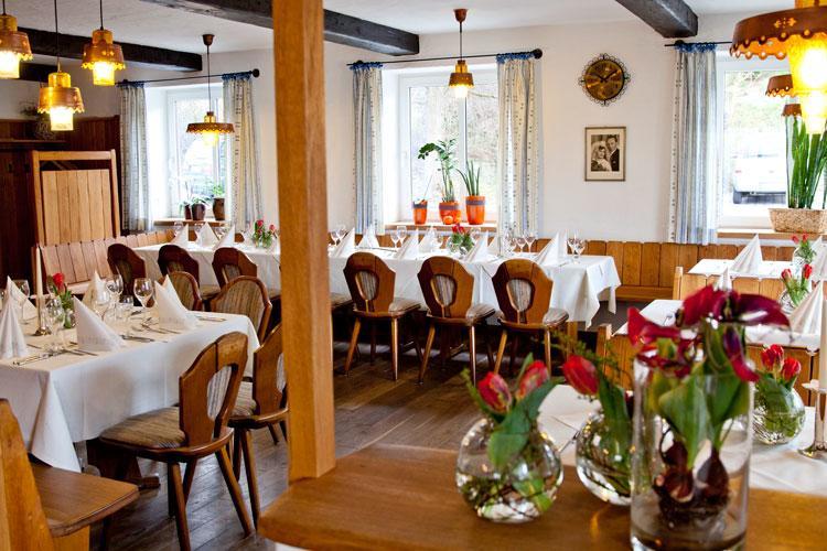 Hotel Wirtshaus Am Schloss Aicha vorm Wald ภายนอก รูปภาพ