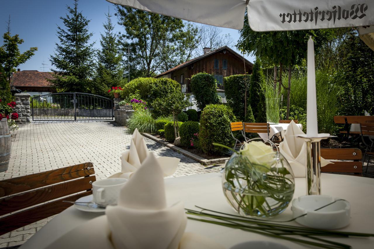 Hotel Wirtshaus Am Schloss Aicha vorm Wald ภายนอก รูปภาพ